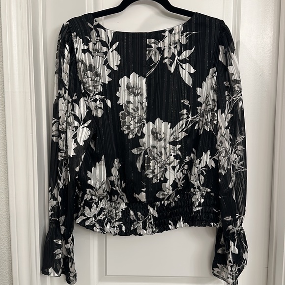 Lane Bryant crop Blouse - Picture 3 of 4